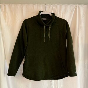 women’s Columbia sweater in a beautiful dark green
